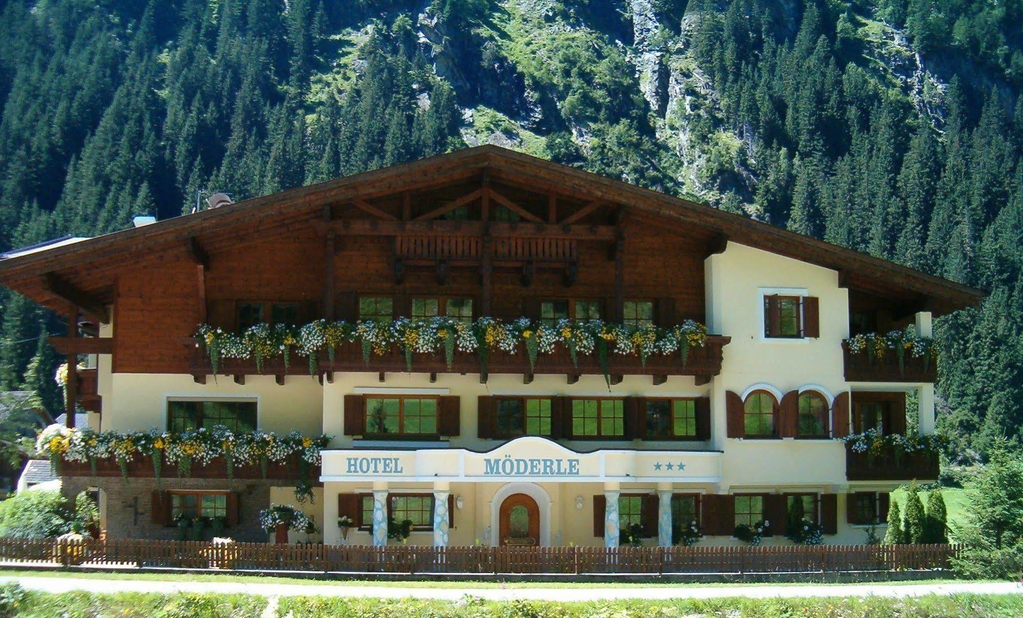 Hotel Moederle Sankt Leonhard im Pitztal Exterior photo